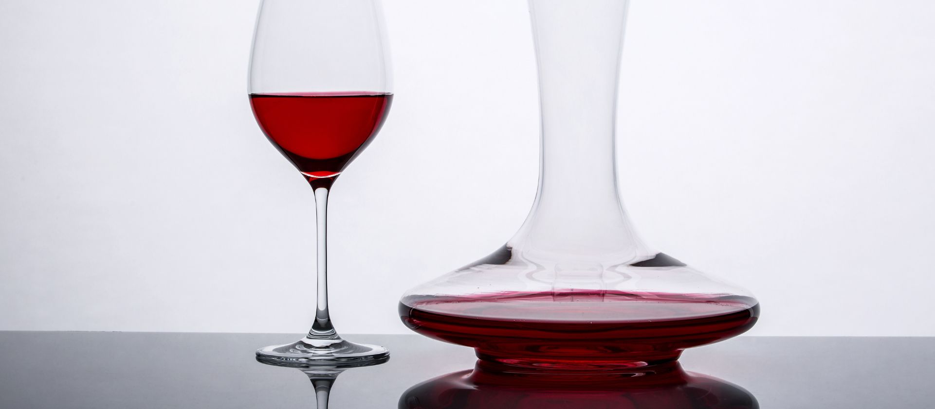 Decantador: ¿Para qué sirve y por qué es esencial en el mundo del vino?